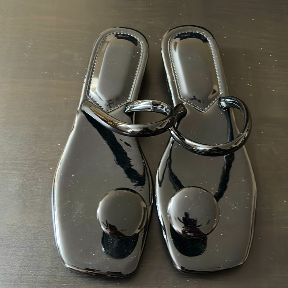 Black avant garde flats